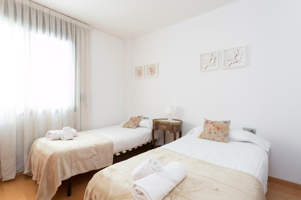 1217 - Pool And Beach Nice Apartment II برشلونة المظهر الخارجي الصورة